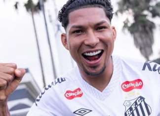 Rony é oficialmente anunciado como novo reforço do Santos