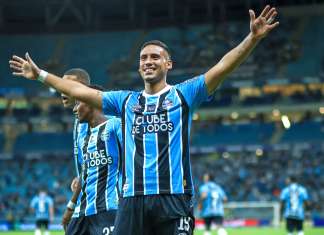 Grêmio aproveita um a mais e vence o Atlético-MG com golaço