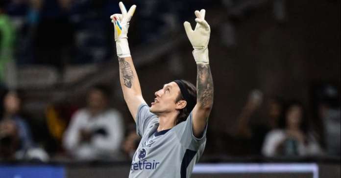 Lesão grave de Cássio faz Cruzeiro pensar em contratar outro goleiro