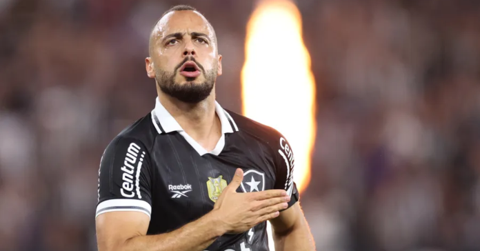 Corinthians abre conversas para contratar Arthur Cabral, do Botafogo