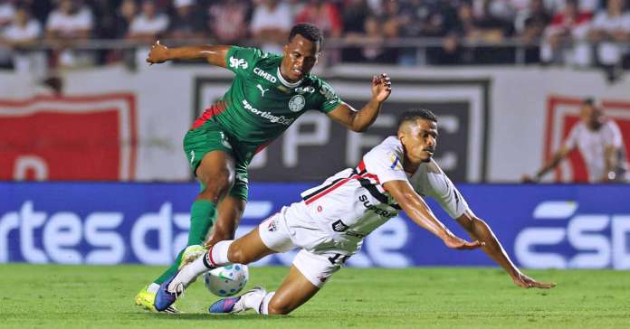 Palmeiras vence o São Paulo e se isola na ponta do Brasileirão
