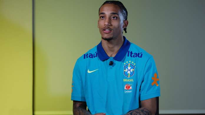 João Pedro comenta pressão no Brasil e comparação com os ídolos