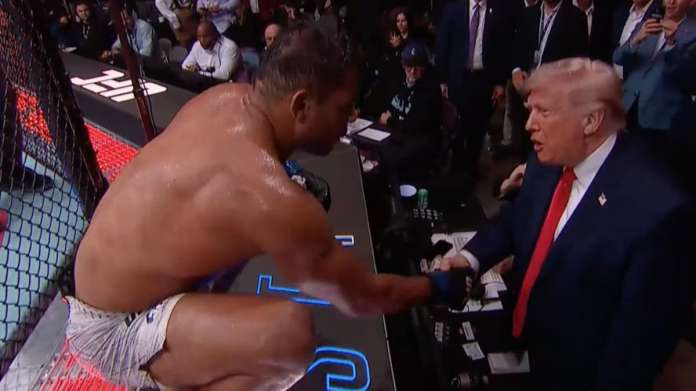 Borrachinha quebra invencibilidade de russo e faz Trump comemorar