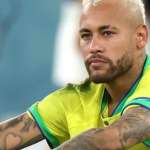 Possível lesão de Neymar acende alerta na Seleção