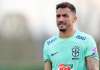 Danilo vê força do povo brasileiro refletida na Seleção