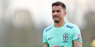 Danilo vê força do povo brasileiro refletida na Seleção