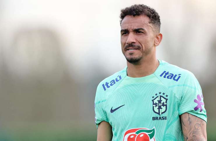 Danilo vê força do povo brasileiro refletida na Seleção