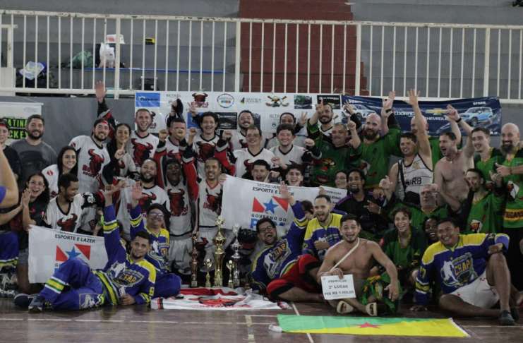 Búfalos Hockey Team conquista título internacional invicto
