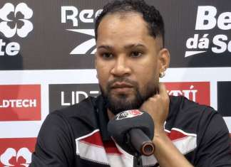 Everaldo cobra salários atrasados e faz apelo à diretoria do Santa Cruz