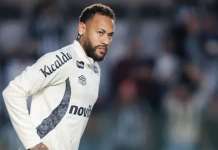 Neymar nega cartão forçado e rebate críticas nas redes