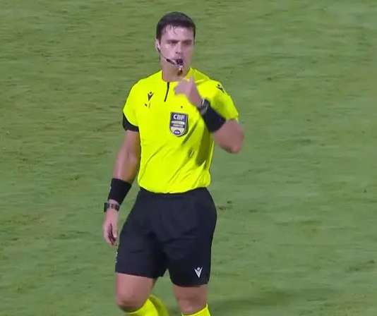 Paraense comanda jogo de estreia do impedimento semiautomático no Brasil