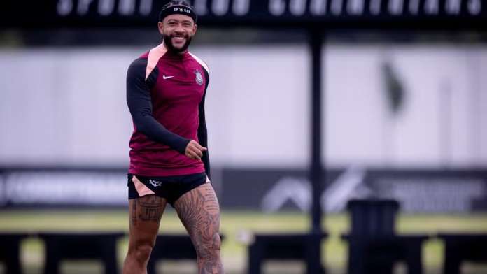 Antes de encarar o Remo, Depay e Corinthians se aproximam de renovação