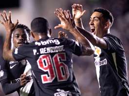 Vasco vence o Vitória e abre vantagem na Copa do Brasil