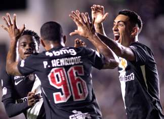 Vasco vence o Vitória e abre vantagem na Copa do Brasil