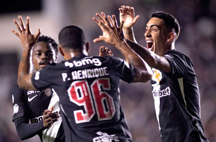 Vasco vence o Vitória e abre vantagem na Copa do Brasil