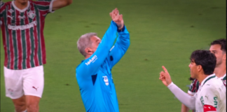 Daronco estreia sinal “anti-bolinho” em lance polêmico no Brasileirão