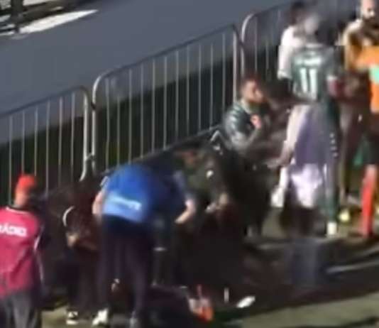 Vídeo: repórter desmaia após levar bolada no rosto durante jogo da série D