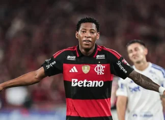 Plata deixa o Flamengo e acerta transferência para o Dínamo Moscou