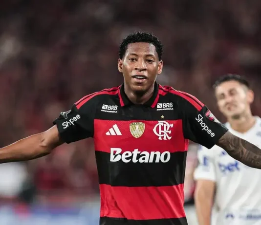 Plata deixa o Flamengo e acerta transferência para o Dínamo Moscou