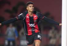 Vitória goleia Athletico-PR e avança às quartas da Copa do Brasil
