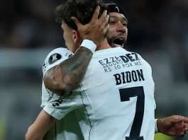 Memphis dá assistência e Corinthians elimina o Rosario na Libertadores