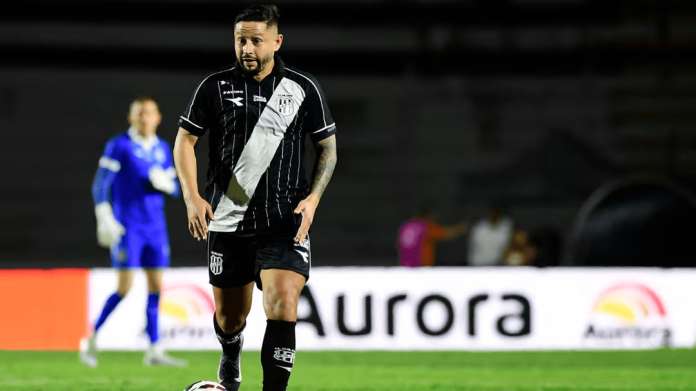 Elvis rompe LCA e desfalca Ponte Preta até 2027 em meio à crise no clube
