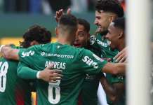 Palmeiras goleia Vasco por 4 a 1 e abre seis pontos na liderança