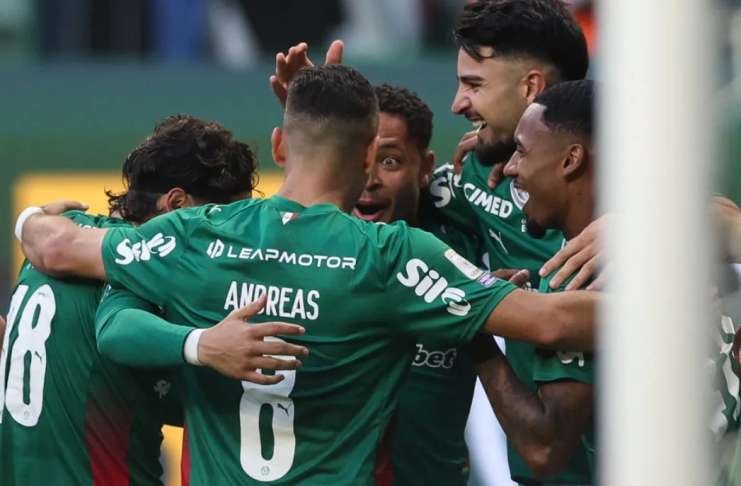 Palmeiras goleia Vasco por 4 a 1 e abre seis pontos na liderança