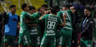 Chapecoense vence São Paulo e encerra jejum de sete meses na Série A