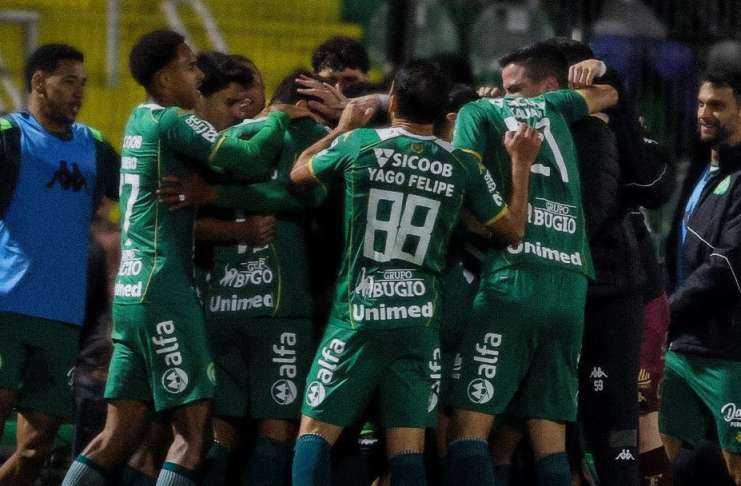 Chapecoense vence São Paulo e encerra jejum de sete meses na Série A