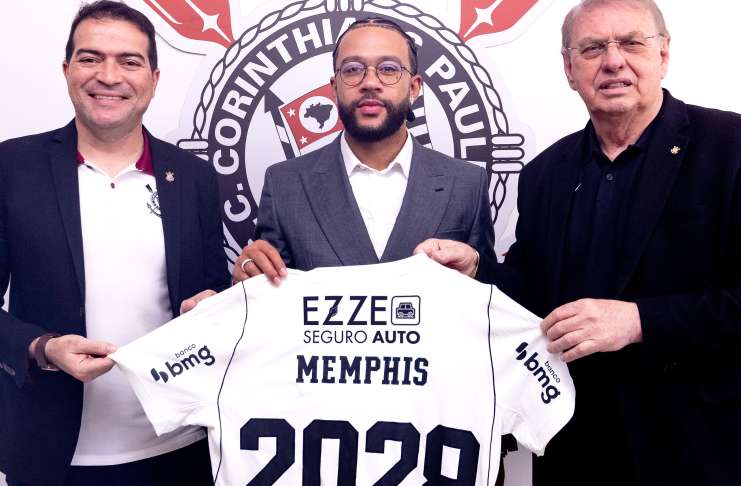 Depay renova com o Corinthians e volta aos treinos para a Libertadores