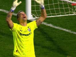 Fábio defende pênalti e Fluminense avança às quartas da Libertadores