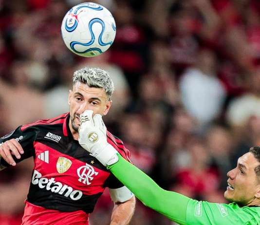 Flamengo empata com Del Valle e avança na Libertadores