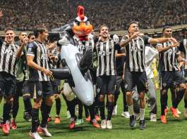 Após jogão, Atlético bate o Santos e vai à semi da Sul-Americana