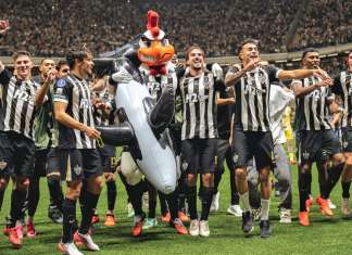 Após jogão, Atlético bate o Santos e vai à semi da Sul-Americana