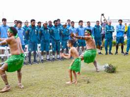 Seleção brasileira chega a Townsville e participa de ritual aborígene