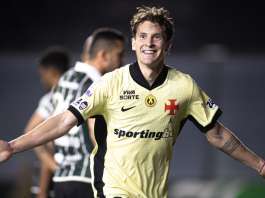 Vasco dá show, goleia o Coritiba e ganha fôlego no Brasileirão