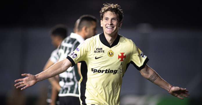 Vasco dá show, goleia o Coritiba e ganha fôlego no Brasileirão