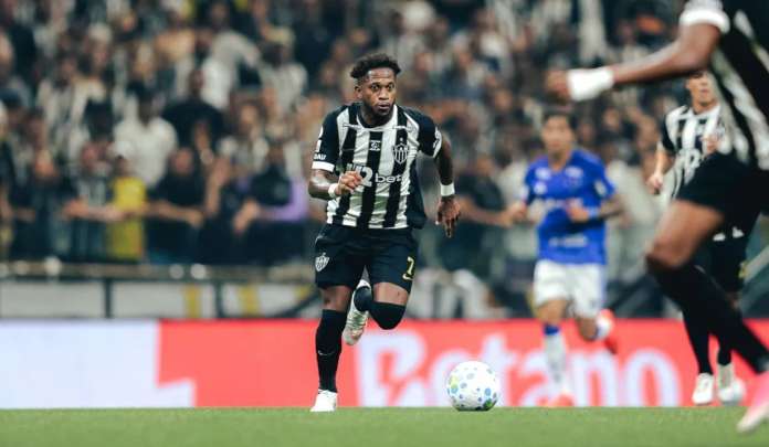 Atlético-MG vira sobre o Cruzeiro e vai à semi da Copa do Brasil