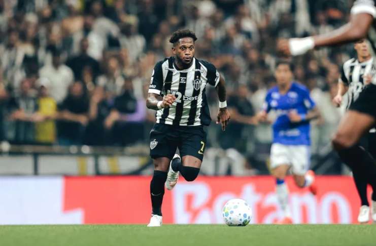 Atlético-MG vira sobre o Cruzeiro e vai à semi da Copa do Brasil