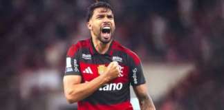 Flamengo retoma liderança do Brasileirão com vitória sobre o Corinthians