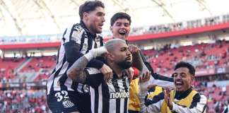 Santos vence o Inter (RS) em jogo de cinco gols fora de casa