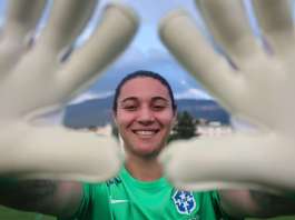 Lorena ganha destaque e disputa dois prêmios na Bola de Ouro