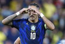 Brasil melhora após o intervalo e vence a Austrália por 4 a 2