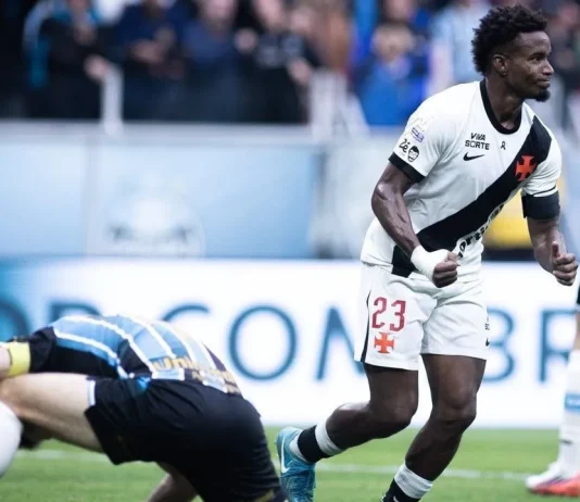 Vasco vence o Grêmio de virada e fica perto de sair da zona de rebaixamento