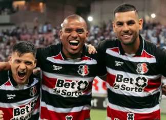 Santa Cruz vence o Floresta e fica um empate da Série B