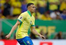 Wesley é cortado por lesão e Vanderson é chamado por Ancelotti