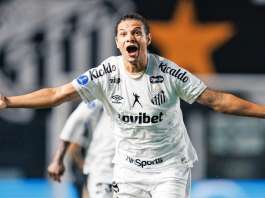 Santos vence o Atlético, abre vantagem e fica perto da semifinal