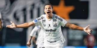 Santos vence o Atlético, abre vantagem e fica perto da semifinal