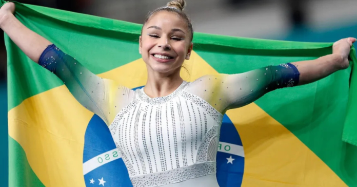 Flávia Saraiva busca medalha na final da trave no Mundial de Ginástica Artística